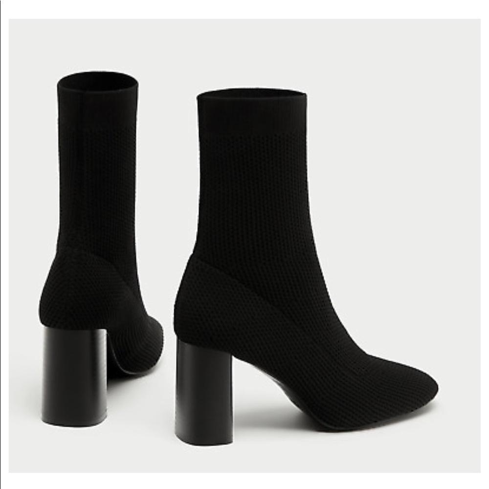 Sock style heeled bootie✨